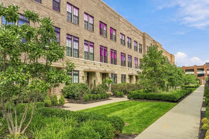 Property Photo:  990 Pullman Place  OH 43212 