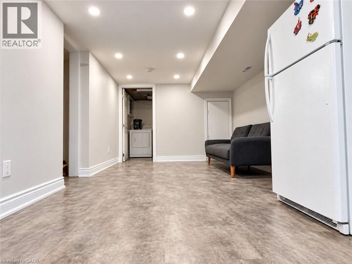Property Photo:  492 Courtland Avenue East Lower  ON N2G 2W7 
