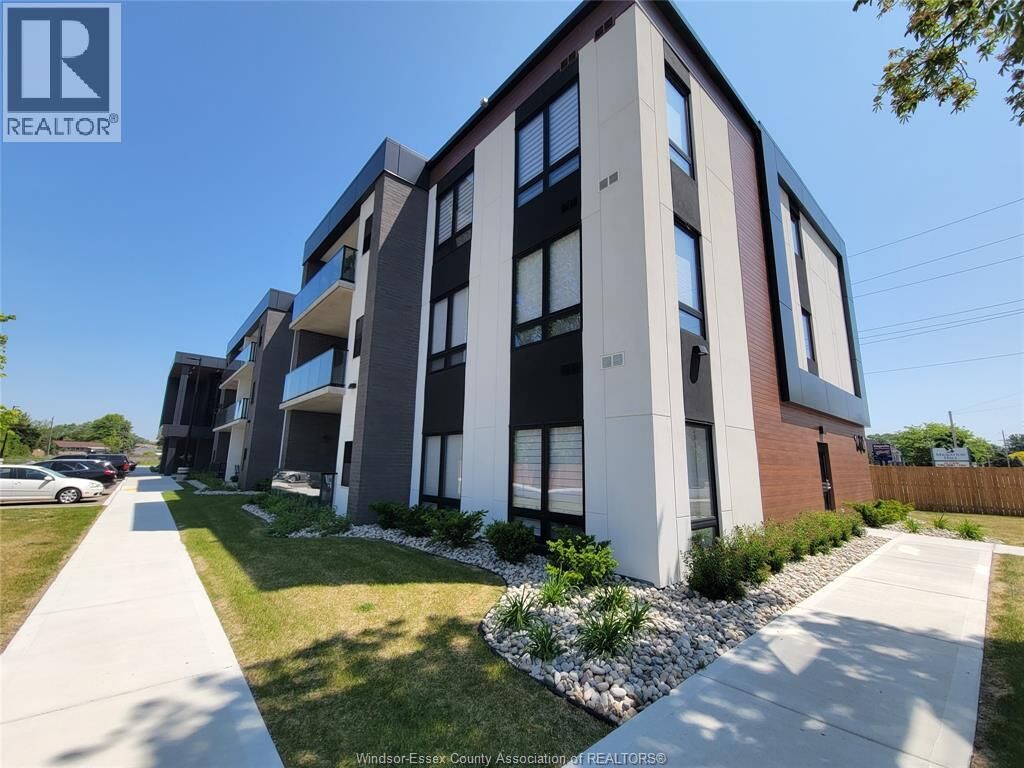 Property Photo: 140 Main Street East 304 ON N9Y 1A6