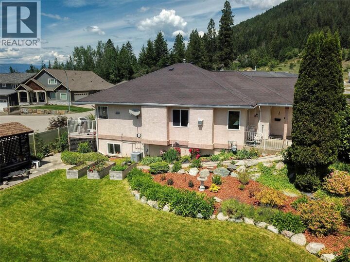 Property Photo:  420 20th  N Avenue 7  BC V0B 1G5 