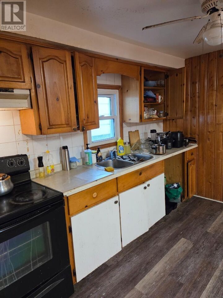 Property Photo:  91 Wellington St  ON P6A 1H6 