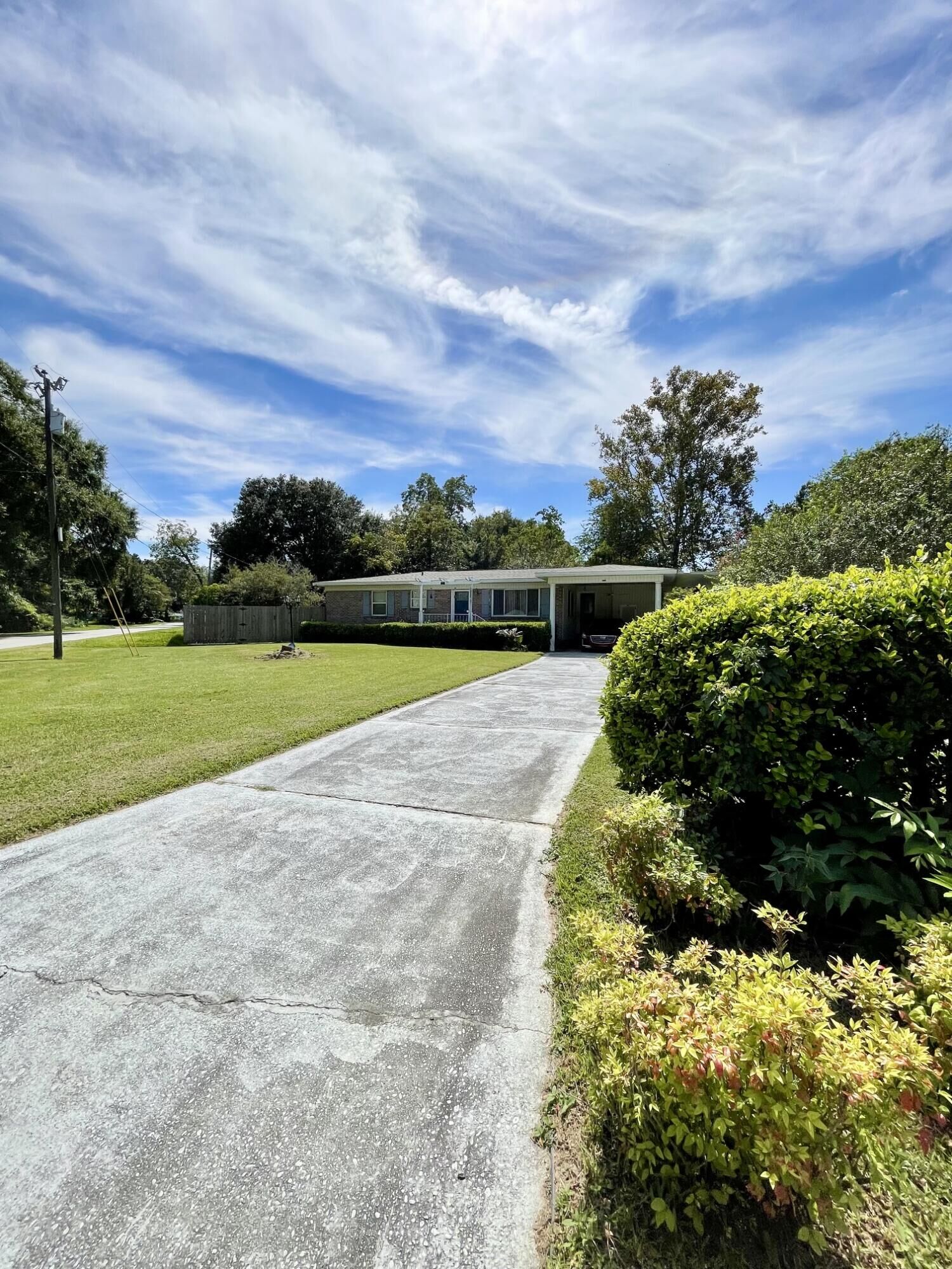 Property Photo:  5701 Almax Court  FL 32506 