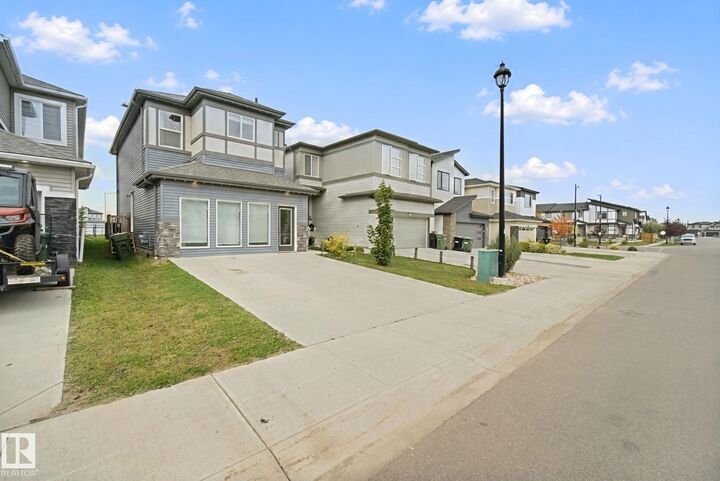Property Photo:  1024 Berg Place  AB T9E 1M4 