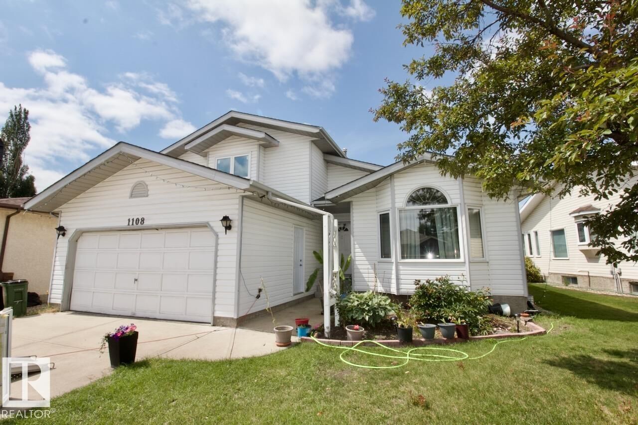 Property Photo: 1108 112 Street NW AB T6J 6S1