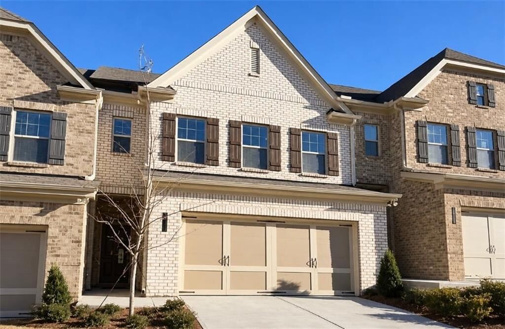 Property Photo:  1352 Elderwood Way  GA 30041 