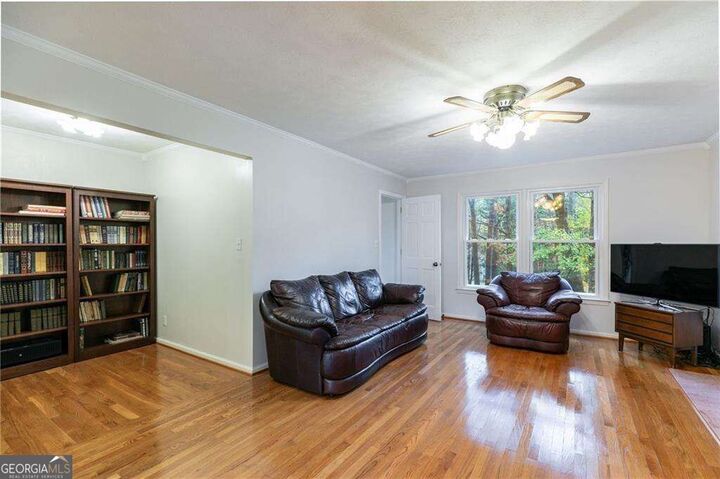 Property Photo: 620 Oakstone Way GA 30075