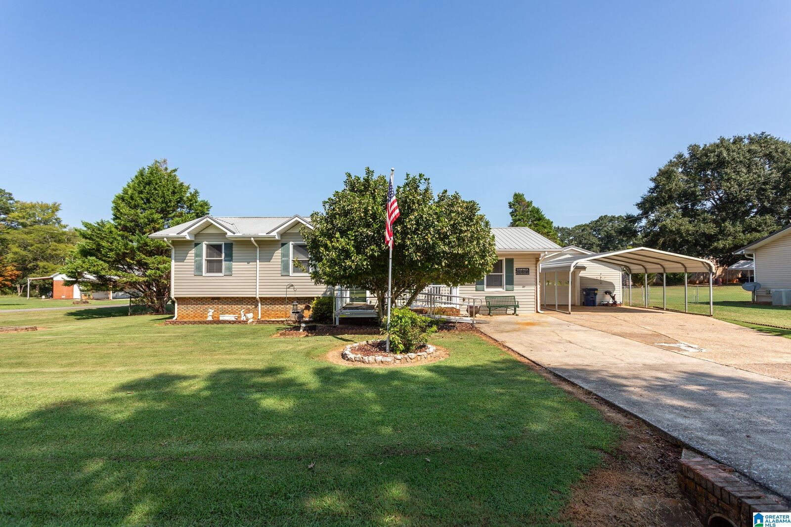 Property Photo: 17 Koko Avenue AL 36250