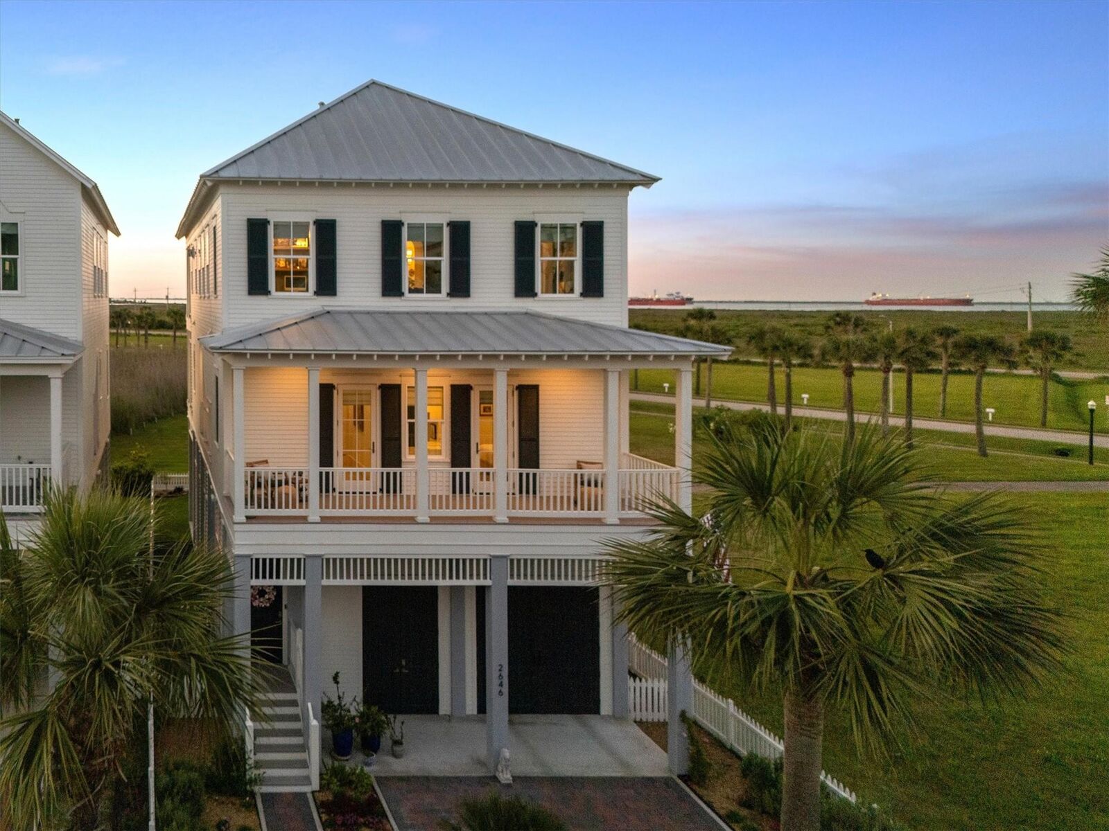 Property Photo:  2646 E Seaside Drive  TX 77550 