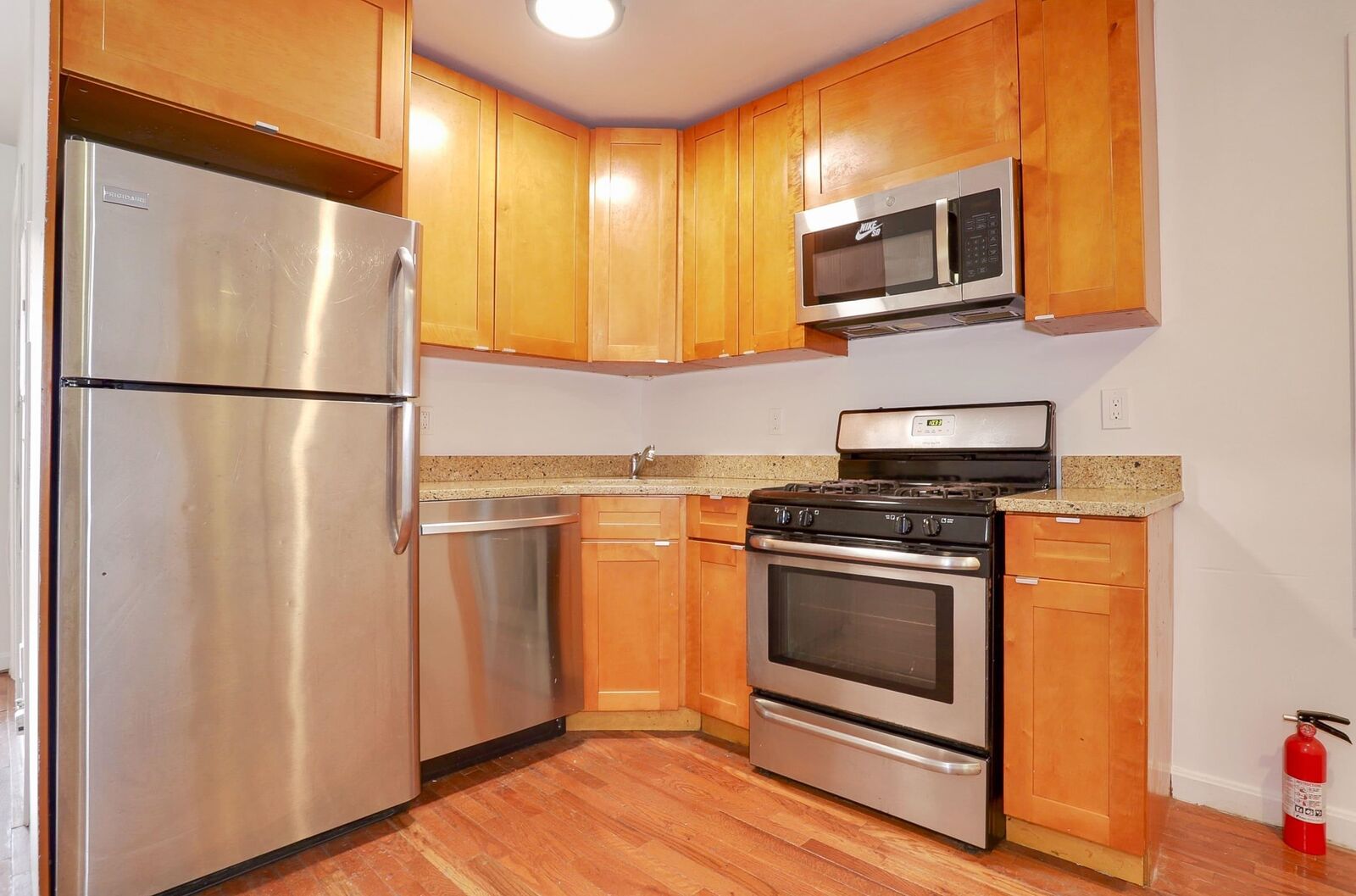 Property Photo:  195 Webster Ave 2  NJ 07307 