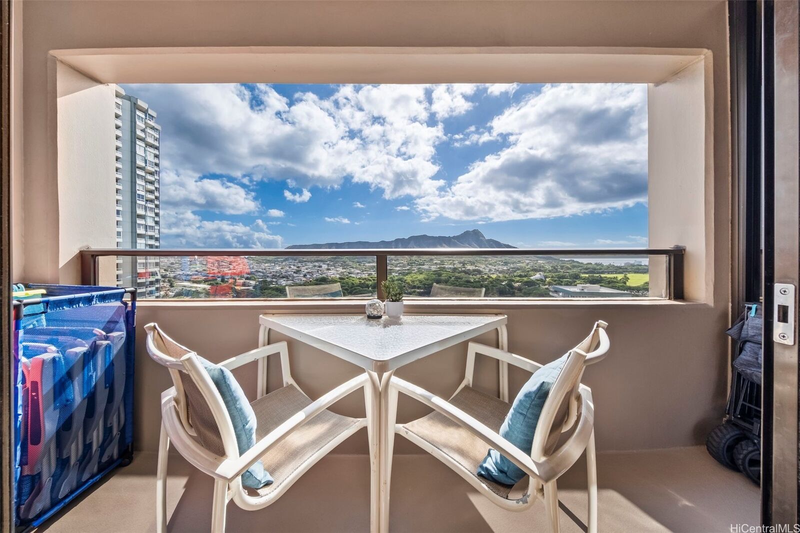 Property Photo:  229 Paoakalani Avenue 2114  HI 96815 