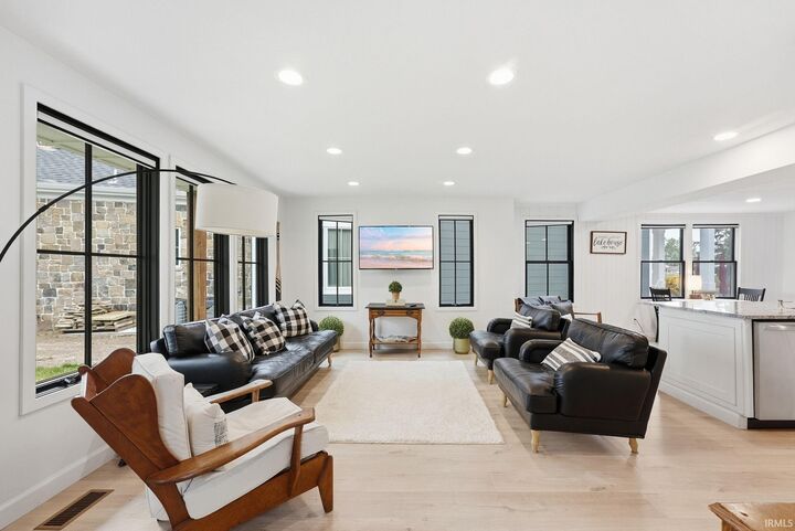 Property Photo: 519 E Lake View Road IN 46567-9437