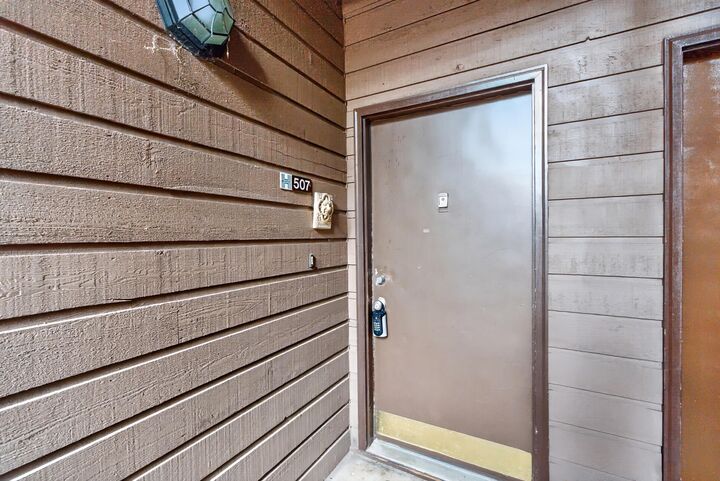 Property Photo:  750 Shaker Drive 507  KY 40504 