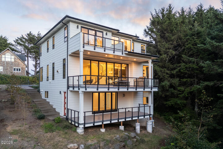 Property Photo:  1329 SW Fleet Avenue  OR 97367 