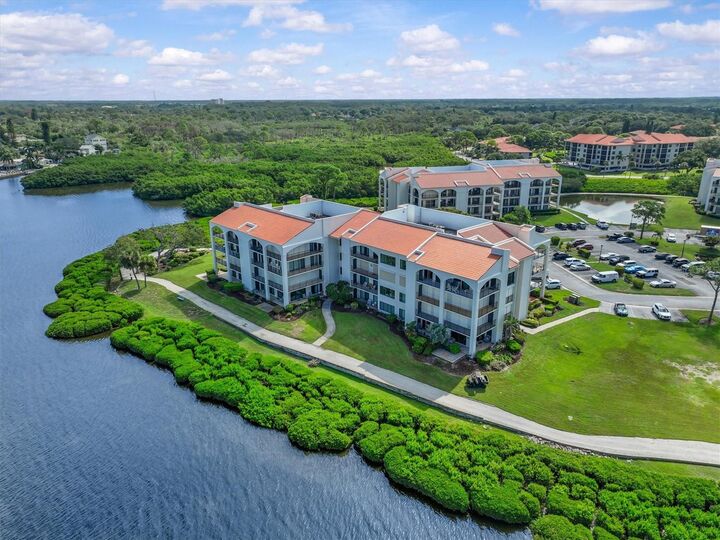Property Photo:  308 Mariner Drive 308  FL 34689 