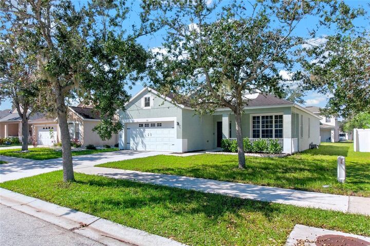 Property Photo: 910 15th Street NE FL 33570
