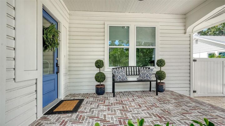 Property Photo: 2546 Loma Linda Street FL 34239