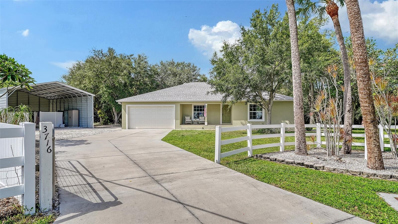 Property Photo: 3716 46th Avenue Drive W FL 34210