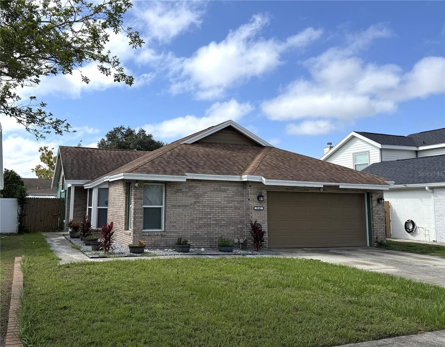 Property Photo: 9542 Sundance Court FL 32825