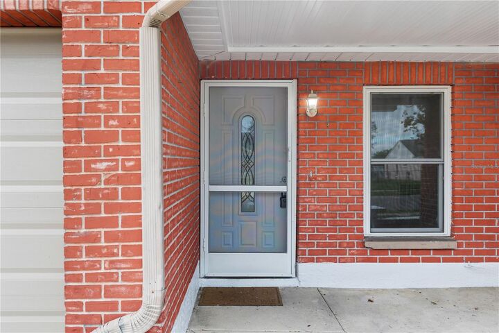 Property Photo: 8221 Autumn Oak Avenue FL 34668