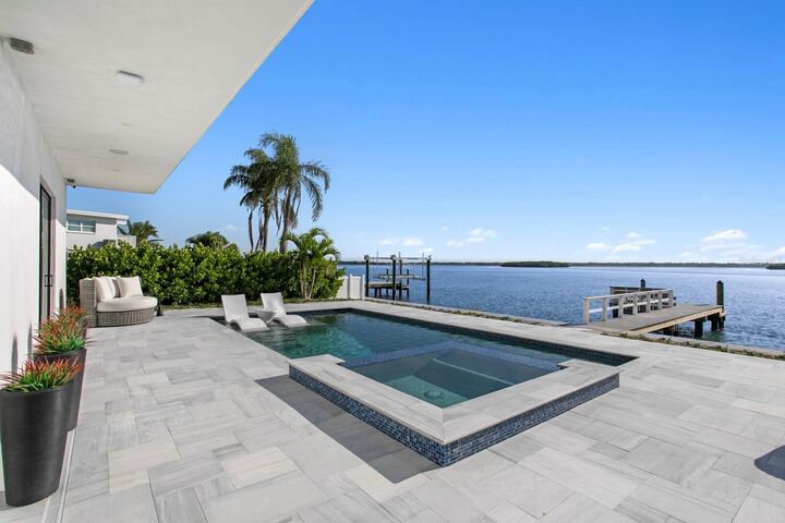 Property Photo: 445 129th Avenue E FL 33708