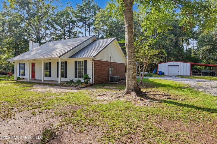 Property Photo:  107 Percy Parker Road  MS 39452 