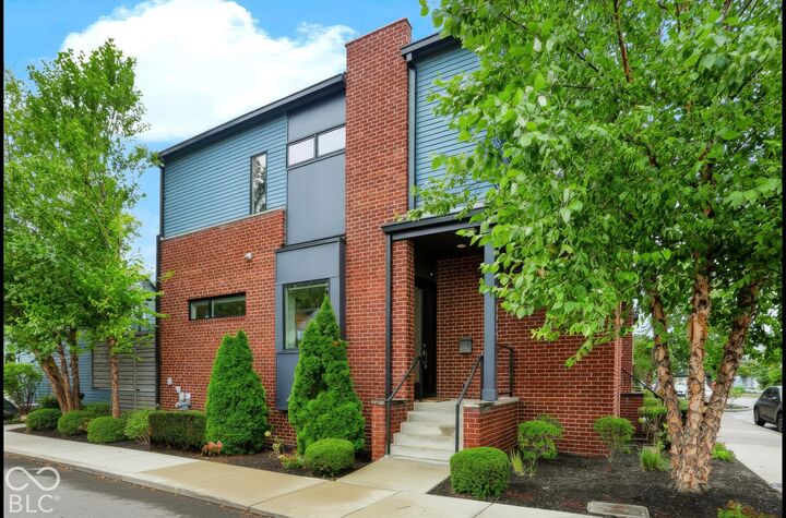 Property Photo: 1119 E 10th Street IN 46202