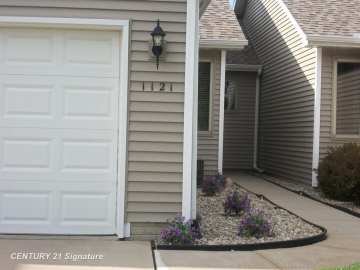 Property Photo:  1121 Jenna Lane  MI 48423 