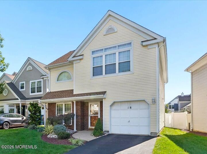 Property Photo:  18 Carlisle Court  NJ 08857 