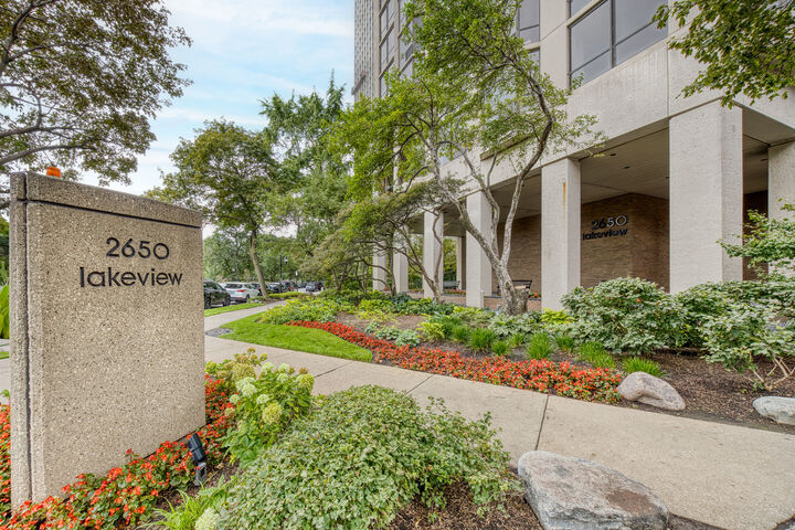 Property Photo:  2650 N Lakeview Avenue 1201  IL 60614 