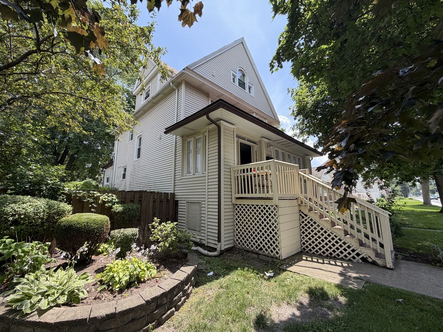 Property Photo: 209 S 19th Avenue IL 60153