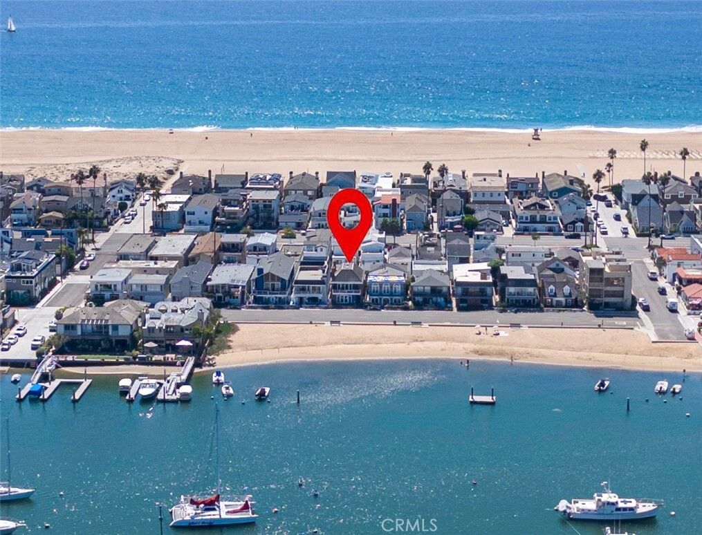 Property Photo:  915 W Bay Avenue  CA 92661 
