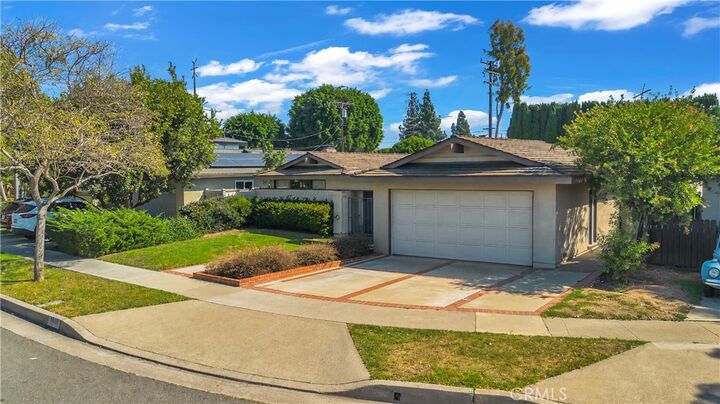 Property Photo:  1414 E 18th  CA 92705 
