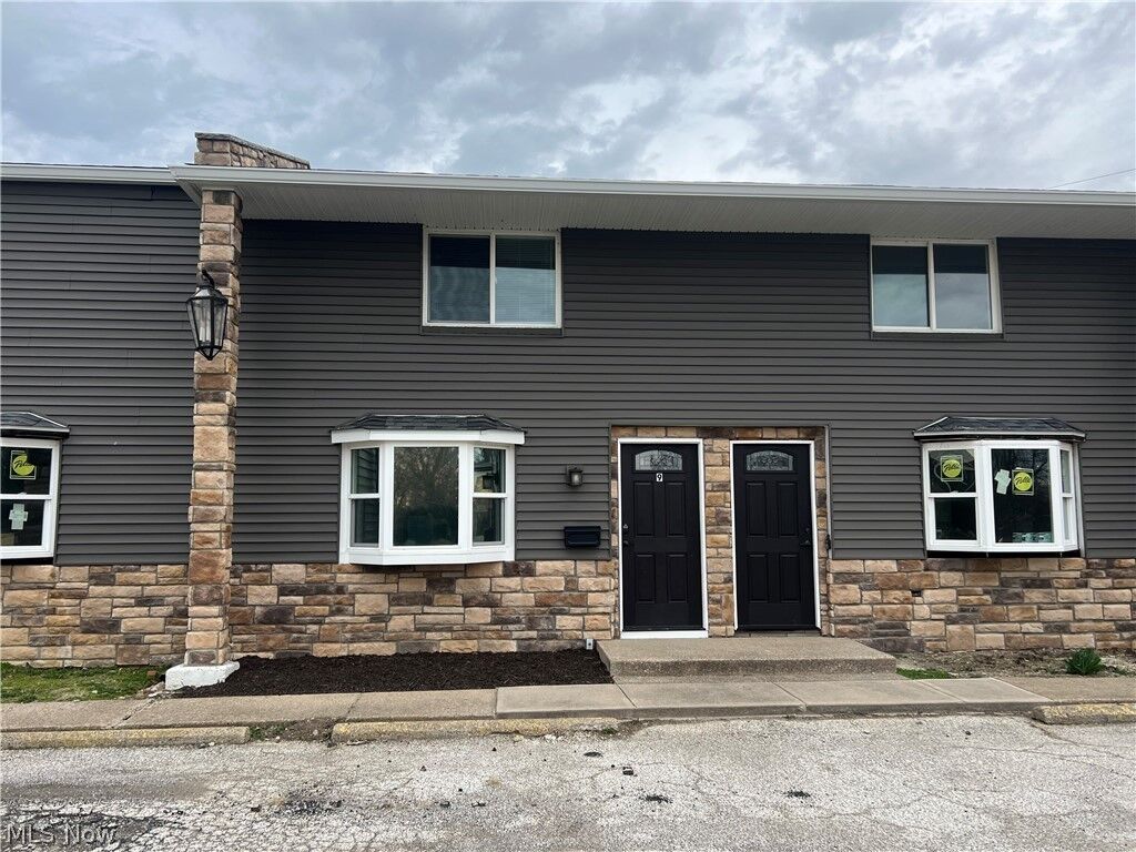 Property Photo:  3960 W Erie Avenue 9  OH 44053 