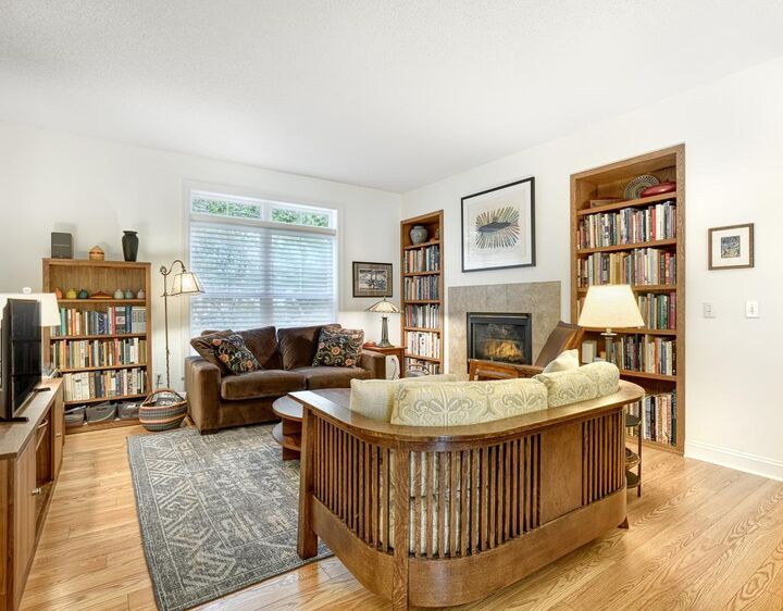 Property Photo:  406 Duke Street  MN 55102 