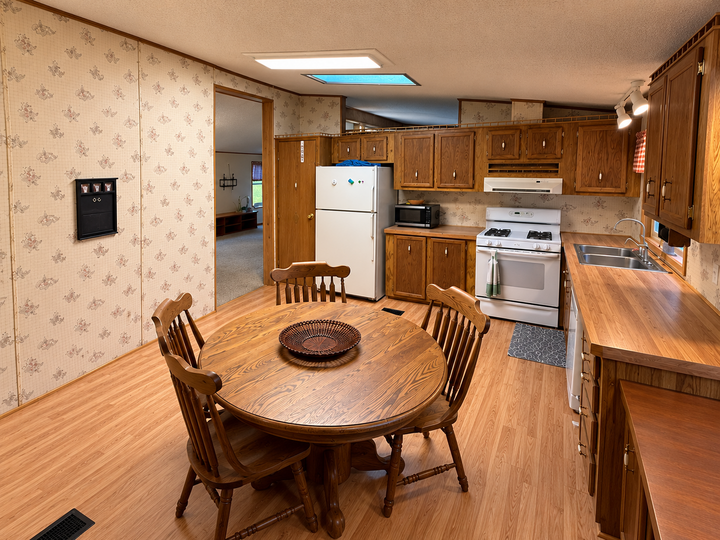 Property Photo:  701 N Shakespeare Avenue  MN 56001 