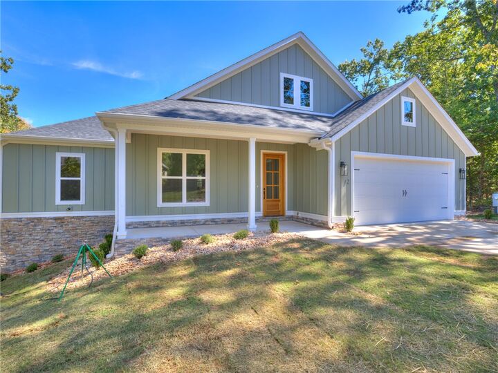 Property Photo: 12 Dunvegan Drive AR 72715