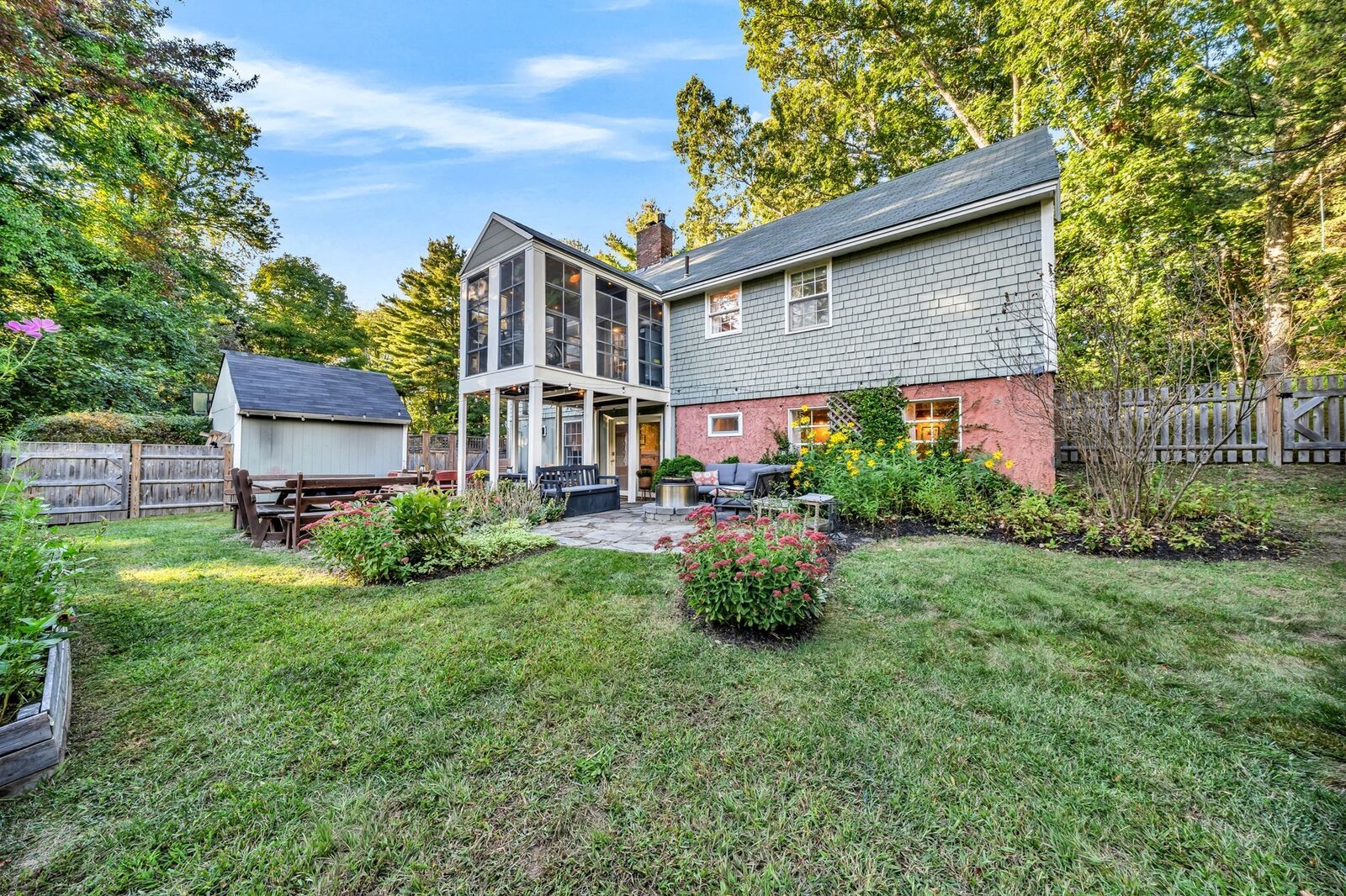 Property Photo:  475 Newburyport Tpke  MA 01969 
