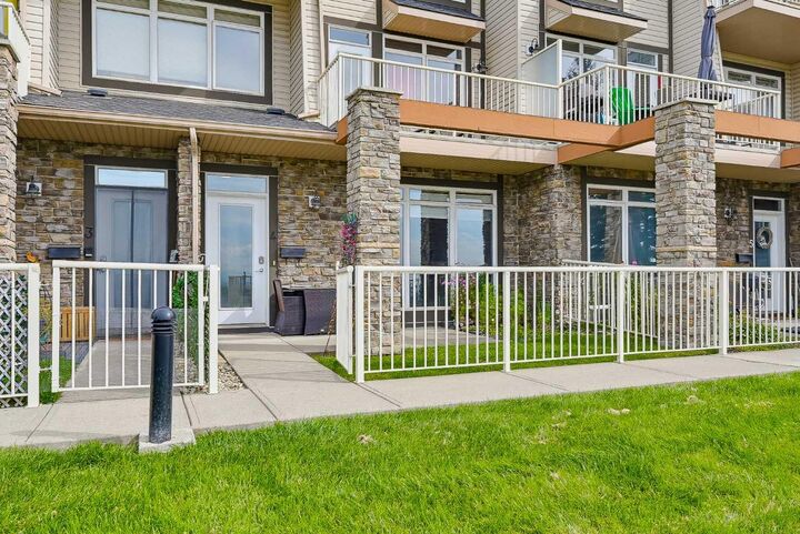 Property Photo: 117 Rockyledge View NW 4 AB T3G 5X1