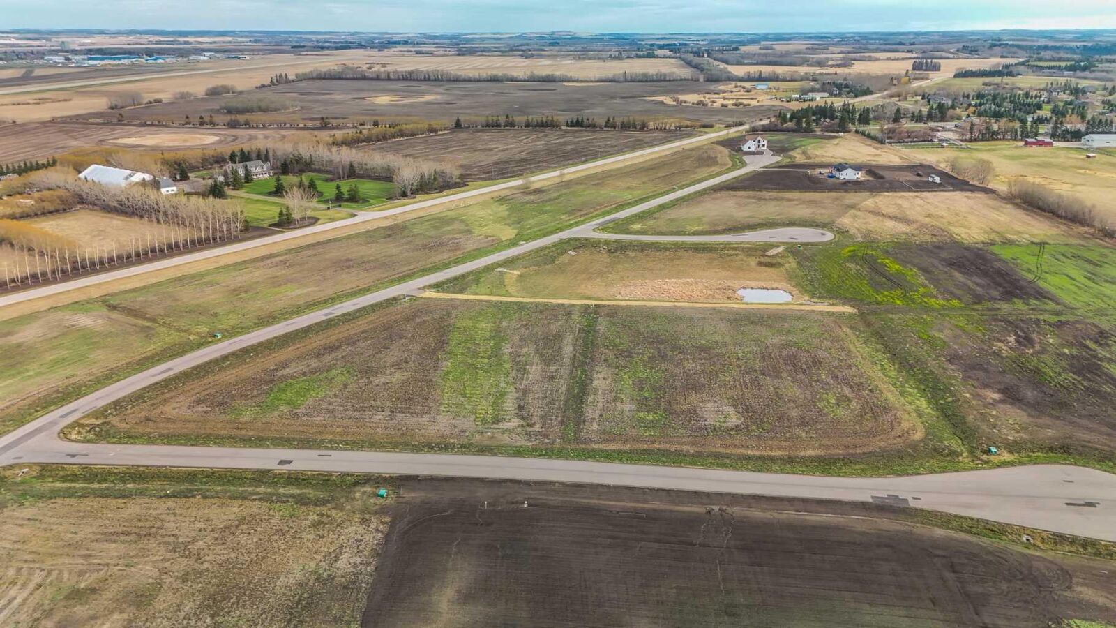 Property Photo:  28163 Township Road 374 75  AB T4E 2E1 
