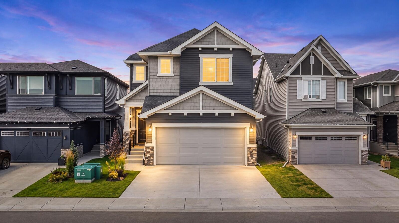 Property Photo:  1321 Bayview Point SW  AB T4B 5K1 
