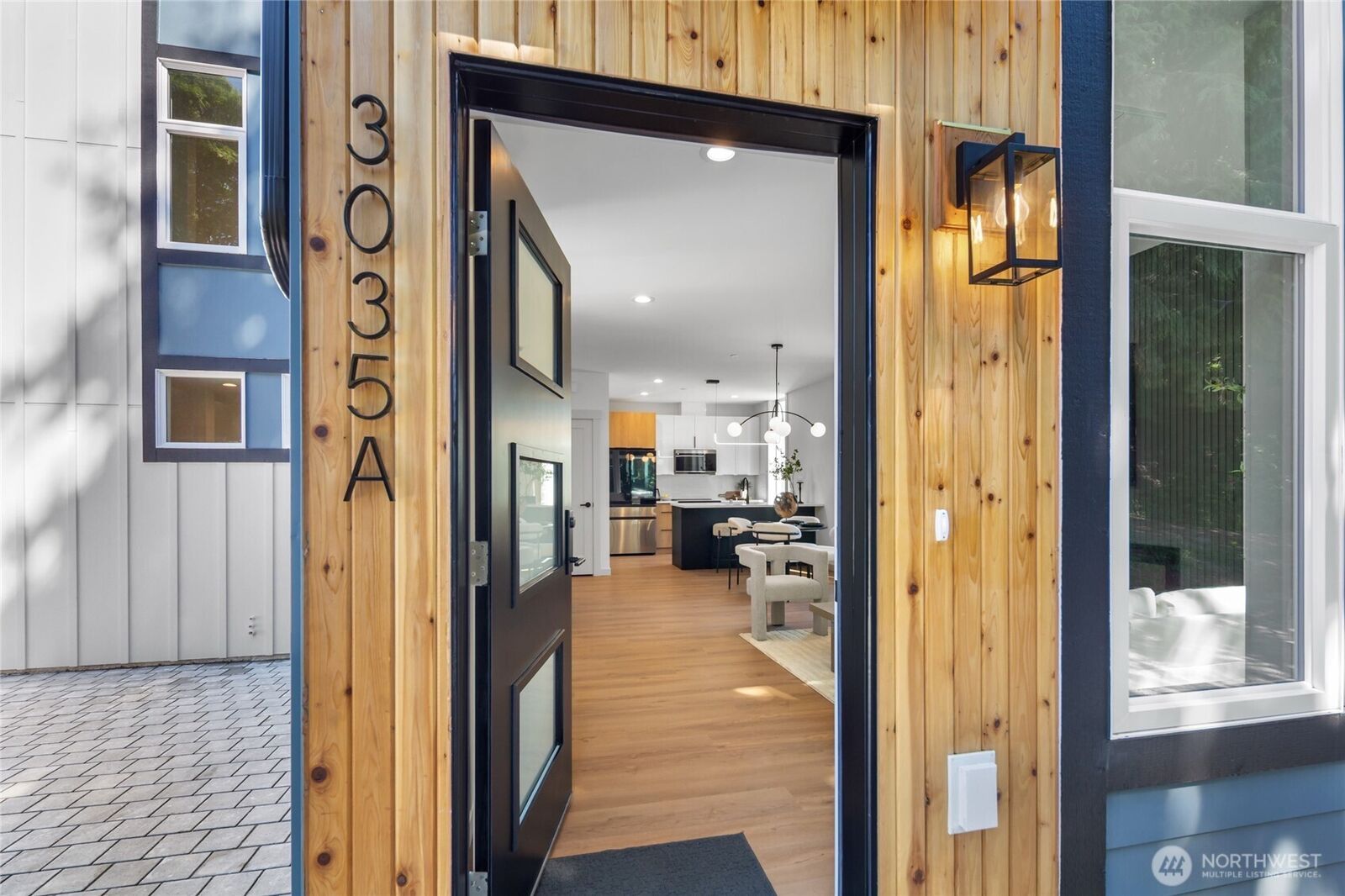 Property Photo: 3035 A 21st Avenue W WA 98199