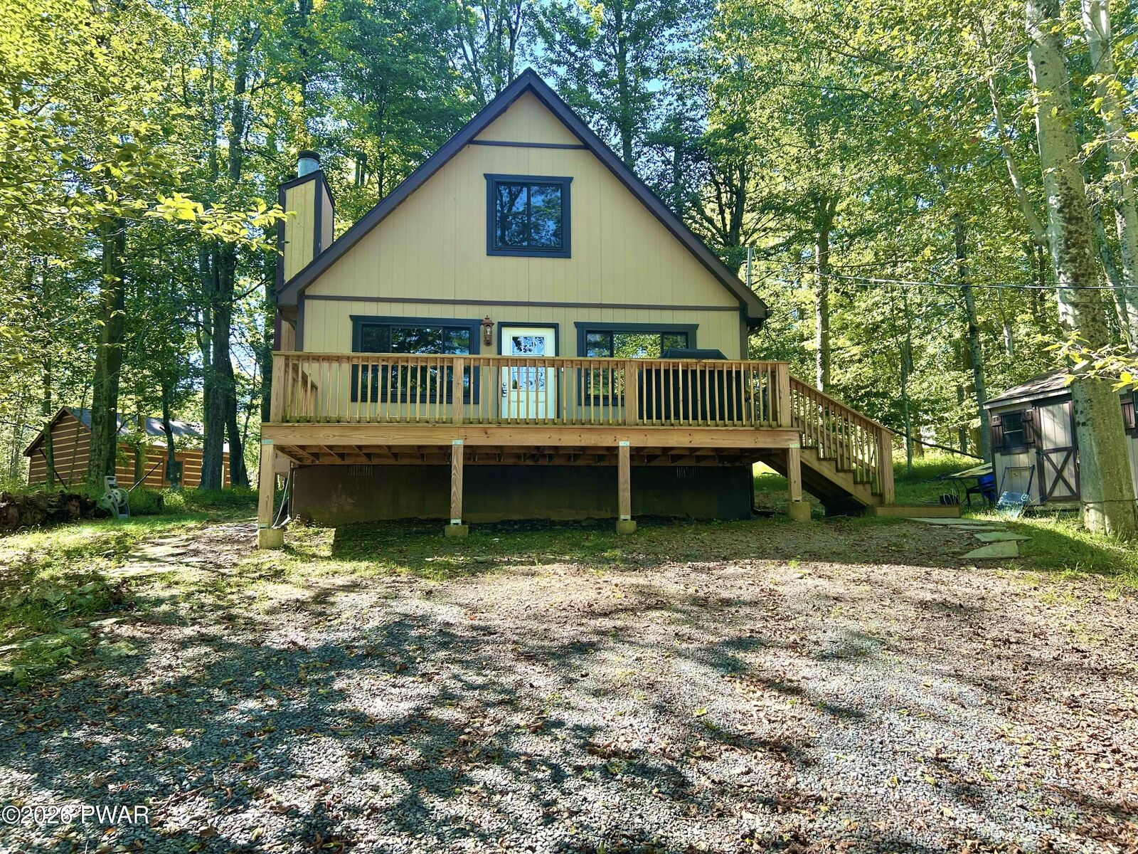 Property Photo:  1009 Deer Field Court  PA 18436 