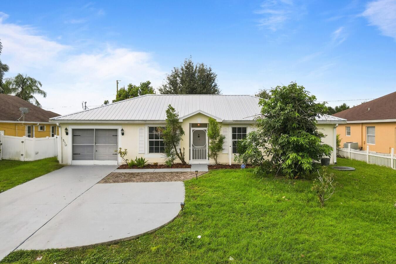 Property Photo: 1358 SW Prairie Circle FL 34953