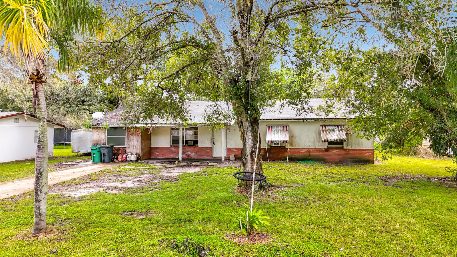 Property Photo: 2930 Middle Road FL 34981