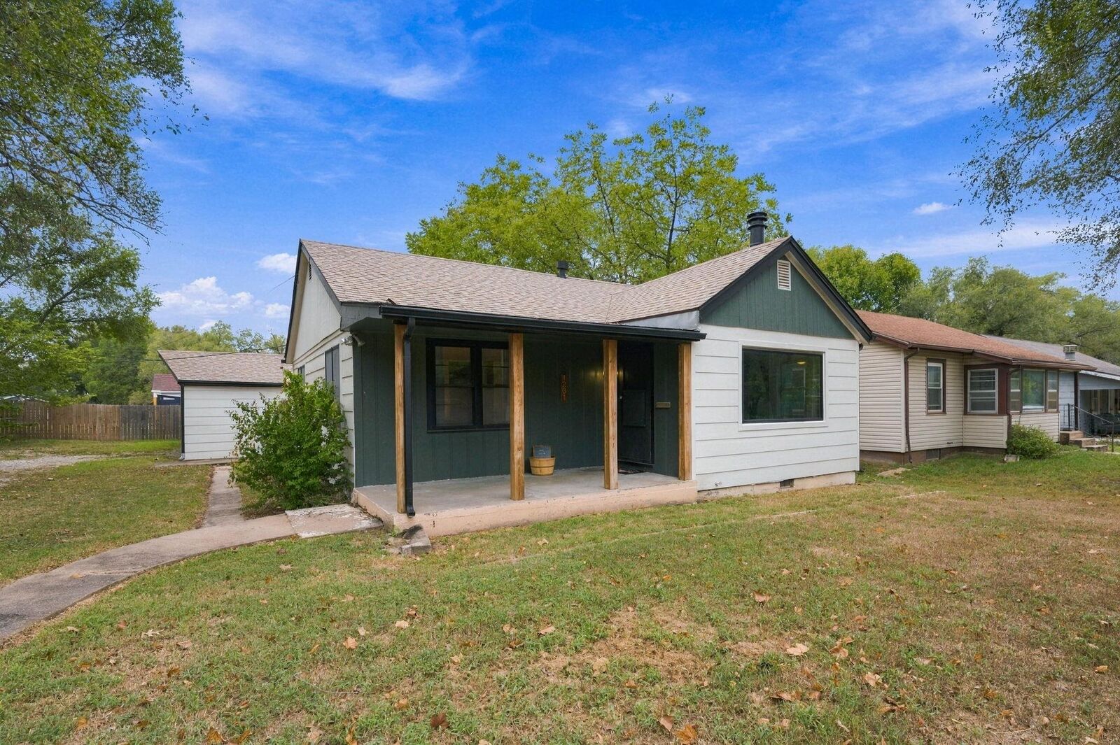 Property Photo: 1201 Henry St KS 67010-1415