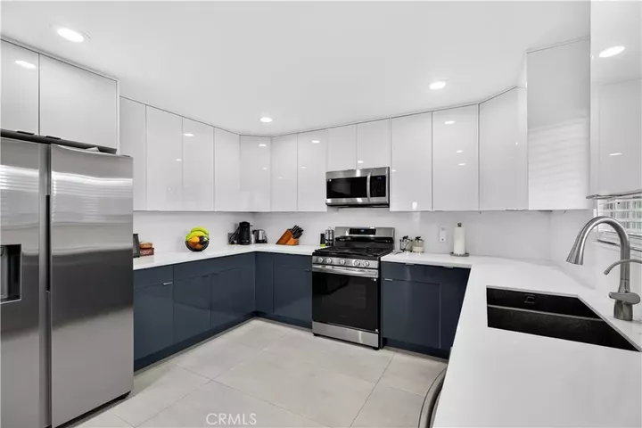 Property Photo: 1344 5th 16 CA 91201