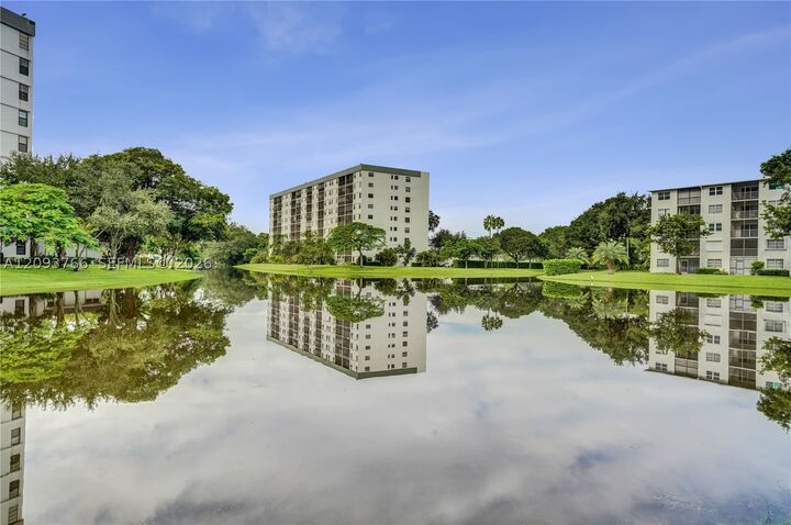 Property Photo: 2226 N Cypress Bend Dr 408 FL 33069