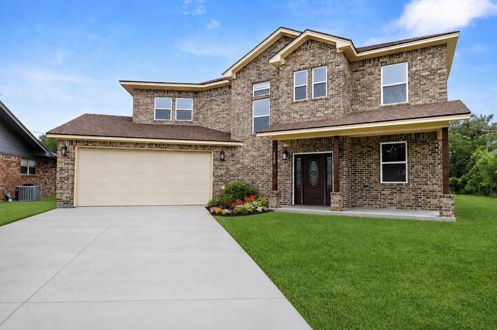 Property Photo:  1420 Captaindr  TX 77706 