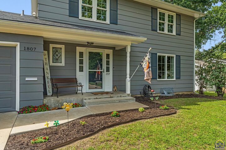 Property Photo:  1807 SW Village Dr  KS 66604 