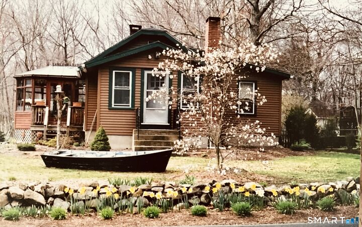 Property Photo:  606 North Madison Road  CT 06437 